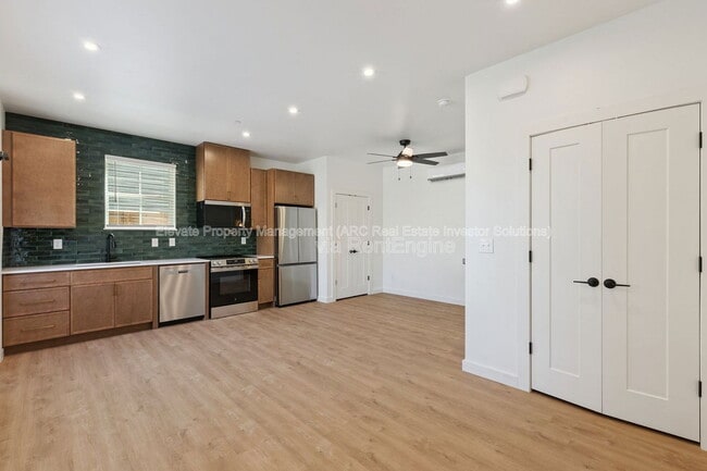 Photo - 1624 NW 17th St Unit 102