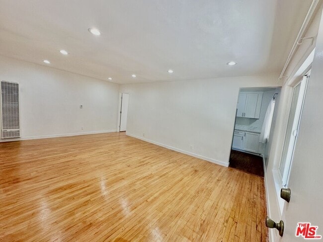 Photo - 1108 S Sherbourne Dr Condo Unit 3