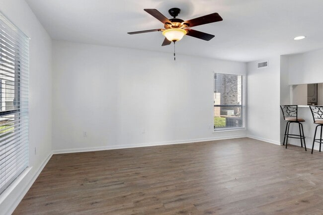 Photo - LSU 1 Bedroom UPDATED Condo for Lease