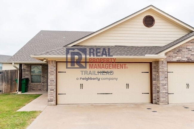Building Photo - 905 Dart Ct Unit 905