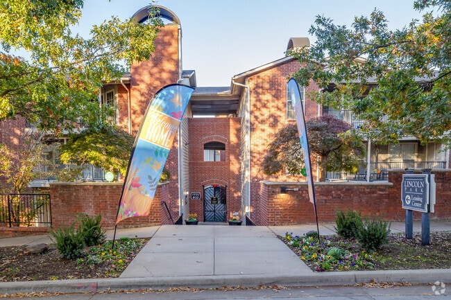 Building Photo - Lincoln Park Apartments