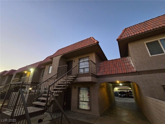 Photo - 4300 N Lamont St Unit 239