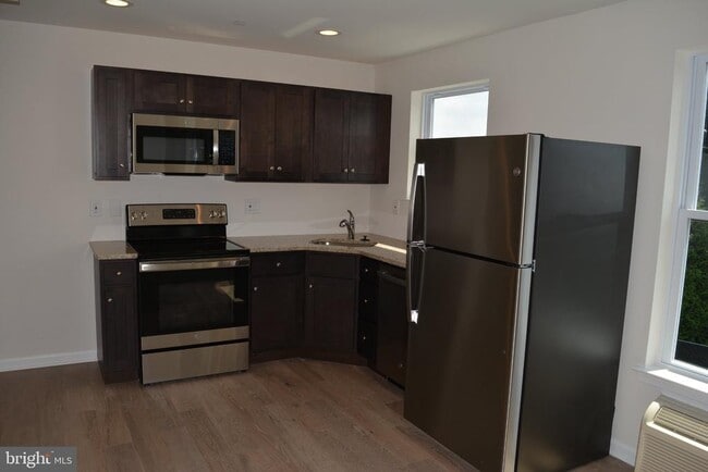 Photo - 7631 Ridge Ave