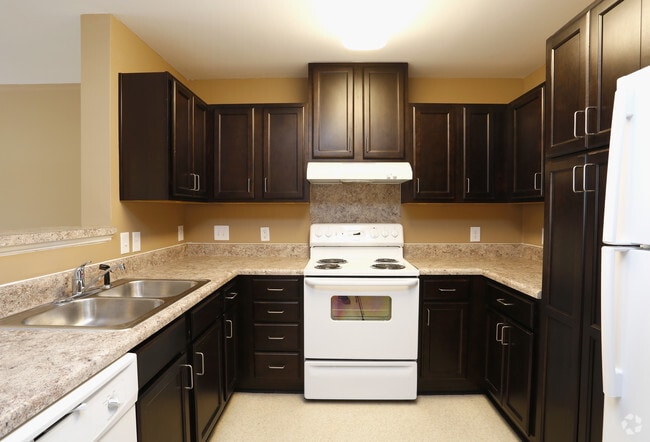 1BR, 1BA- 670 SF- Kitchen