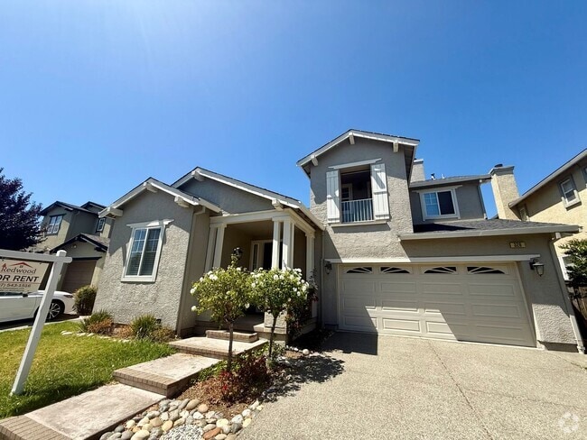 Building Photo - Windsor 4 bedroom, 3 bathroom in the Vint... Rental