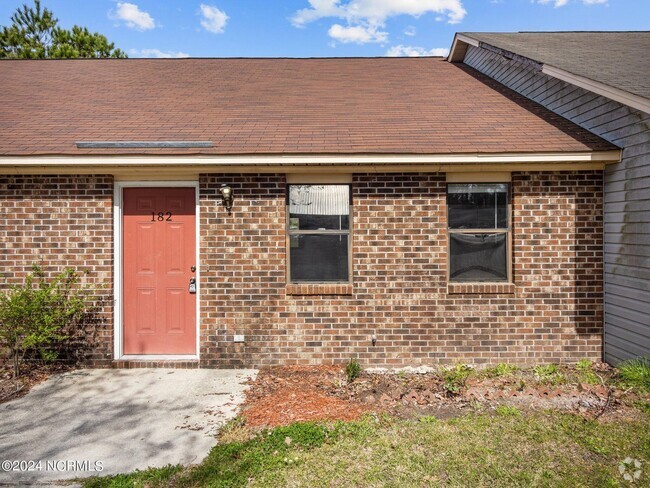 Building Photo - 182 Marlene Dr Rental