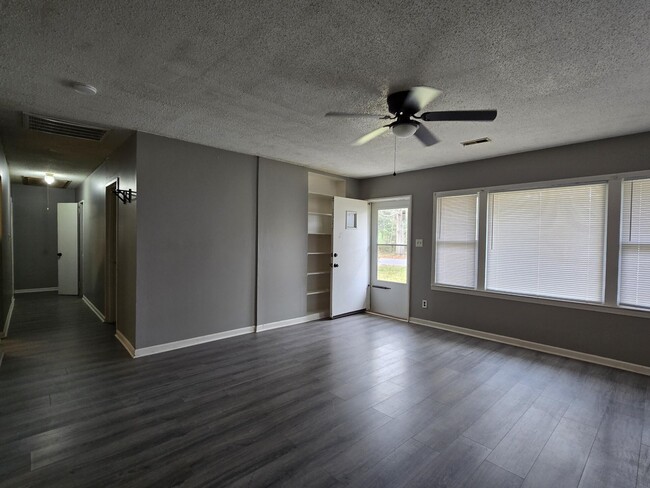 Photo - 776 Kenyon Ave