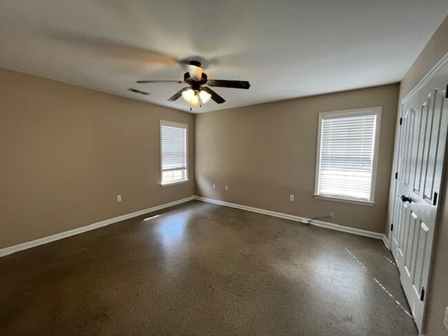 Photo - Renovated 4 Bedroom 2.5 Bath Home for Rent!