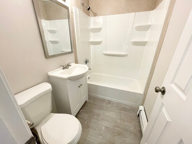 Photo - 174 Bolton St Unit 1