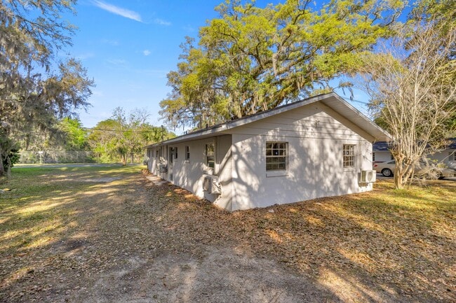 Photo - 403 NE 26th Ct