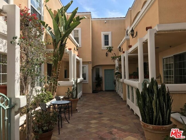 Photo - 1076 Orange Grv Ave Unit 10