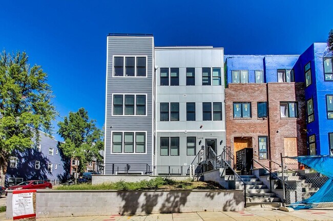 1638 K St NE Unit 302
