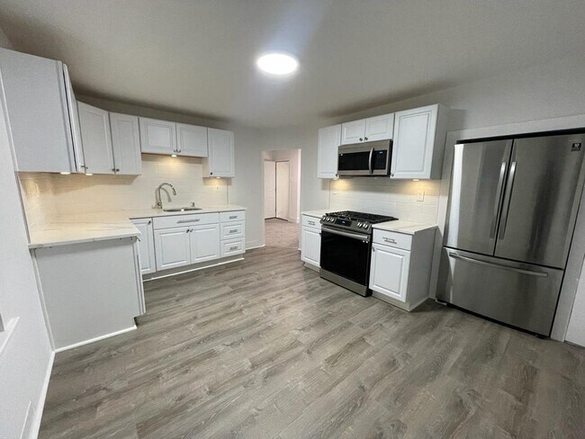 Photo - 86 W Main St Apartments Unit 2