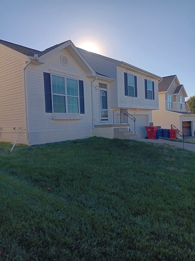 Photo - Spacious Three Bedroom!