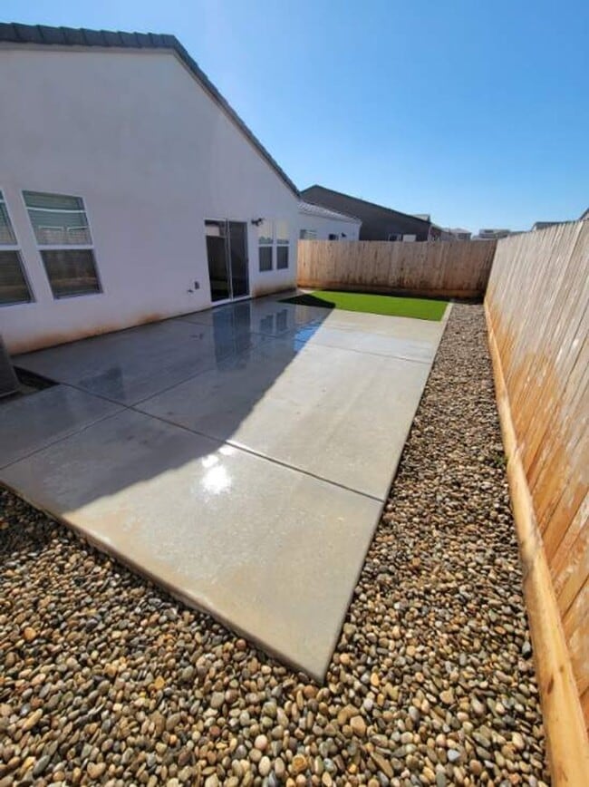 Photo - Rent Reduced to $2395 & Move-in Special: $500 Off the 1st Month's Rent! Spacious 3BR/2BA Home wit...