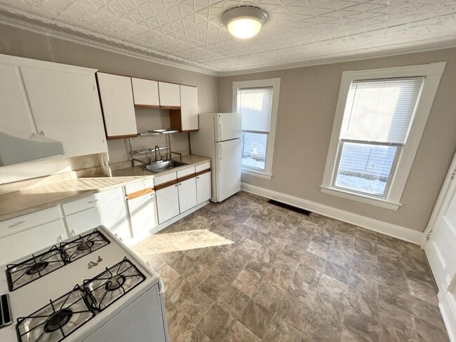 Photo - 519 S Midler Ave