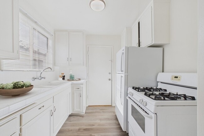 421 San Vicente Apartments