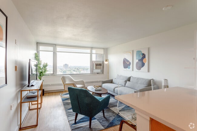 1BR, 1BA - 550 SF