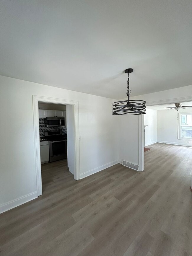 Photo - Beautifully Remodeled 4/2