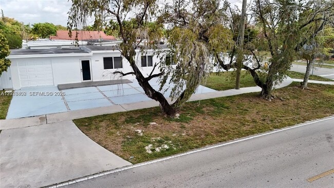 Building Photo - 10381 SW 32nd St Unit 10381