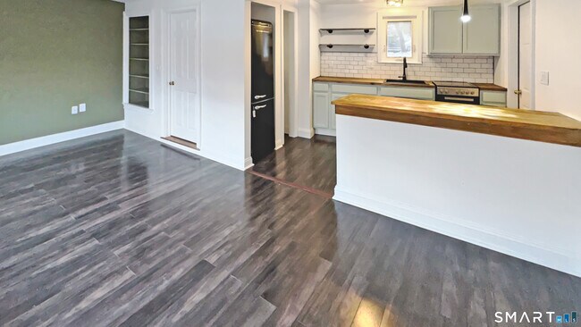 Photo - 18 Riverside Ave Unit 2nd floor