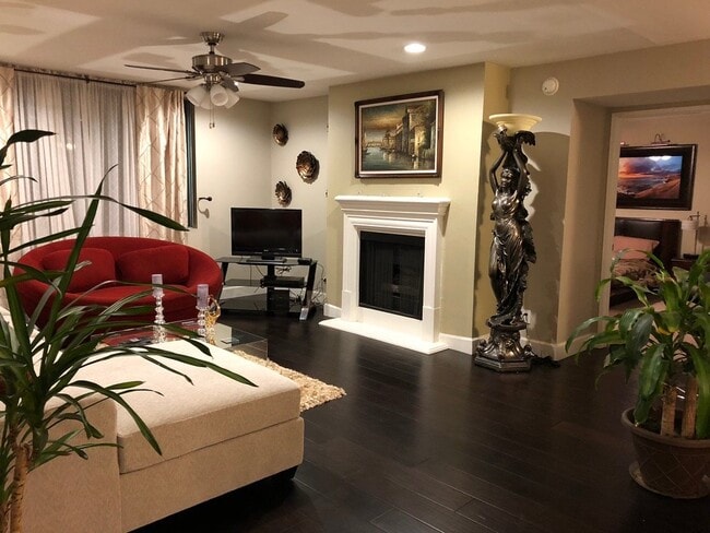 Photo - 1430 Colby Ave