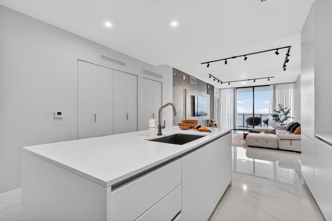 Photo - 700 NE 23rd St Unit 3206