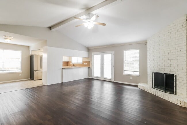 Photo - 2703 Wood River Rd