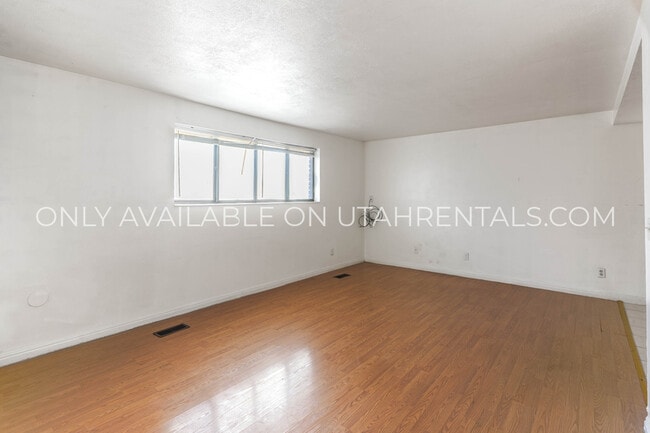 Photo - 232 W Foxbridge Dr