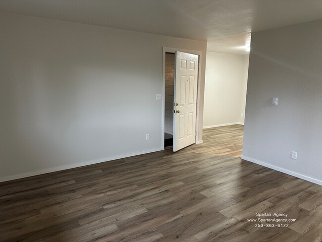 Photo - 8503 Locust Ave E Unit 4