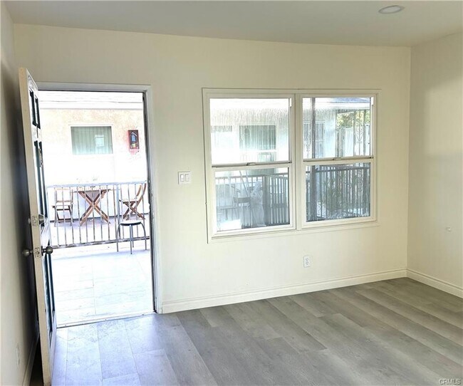 Photo - 476 E Woodbury Rd