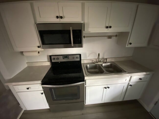 Photo - 745 Dayton St