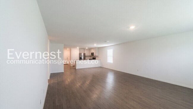 Photo - 4 Bed/2.5 Bath Home with In-Unit Laundry / Pet-Friendly / Vouchers Accepted / Available Now!