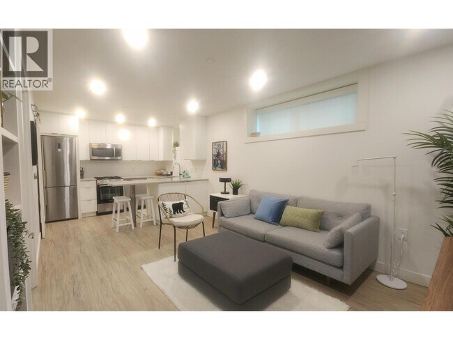 163 W 20th Ave