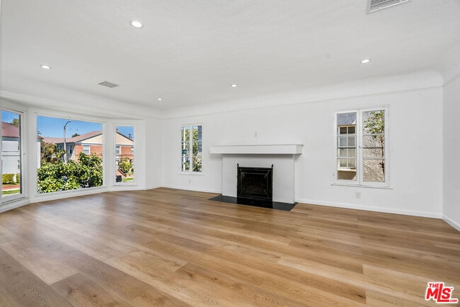 Photo - 9654 W Olympic Blvd