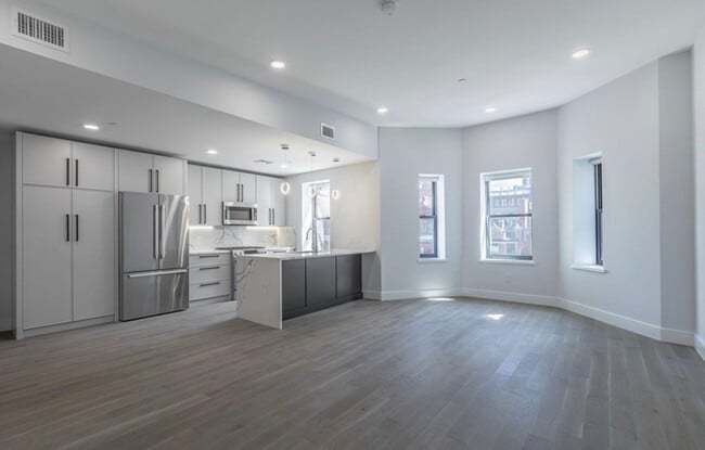 Building Photo - 169 Newbury St Unit PH1