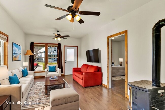 16 W Mullan Ave