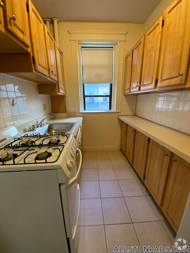 Building Photo - 1148 Commonwealth Ave Rental