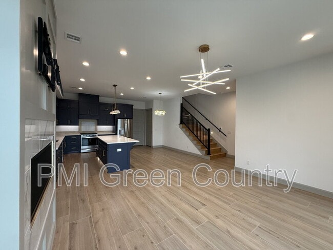 Photo - 130 E Elgin St