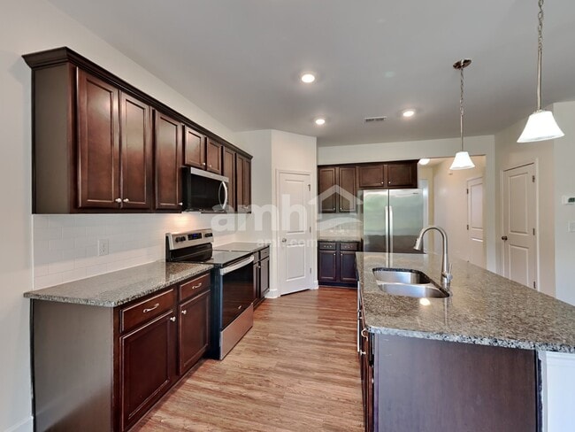 Photo - 4300 Spregan Way