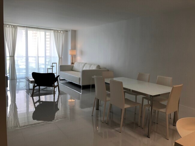 Photo - 19390 Collins Ave Unit 911