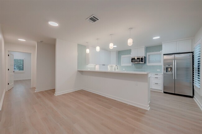 Photo - 2702 Delano St