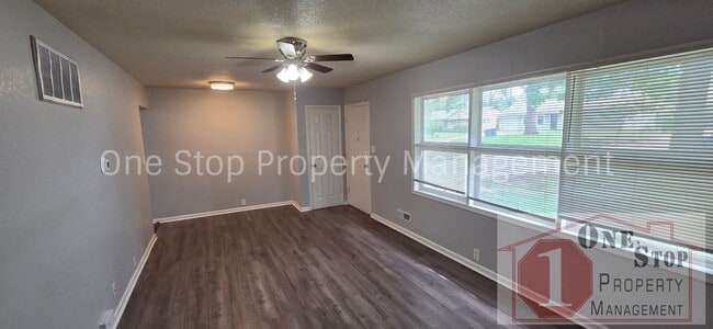 Photo - 10906 Newton Ave