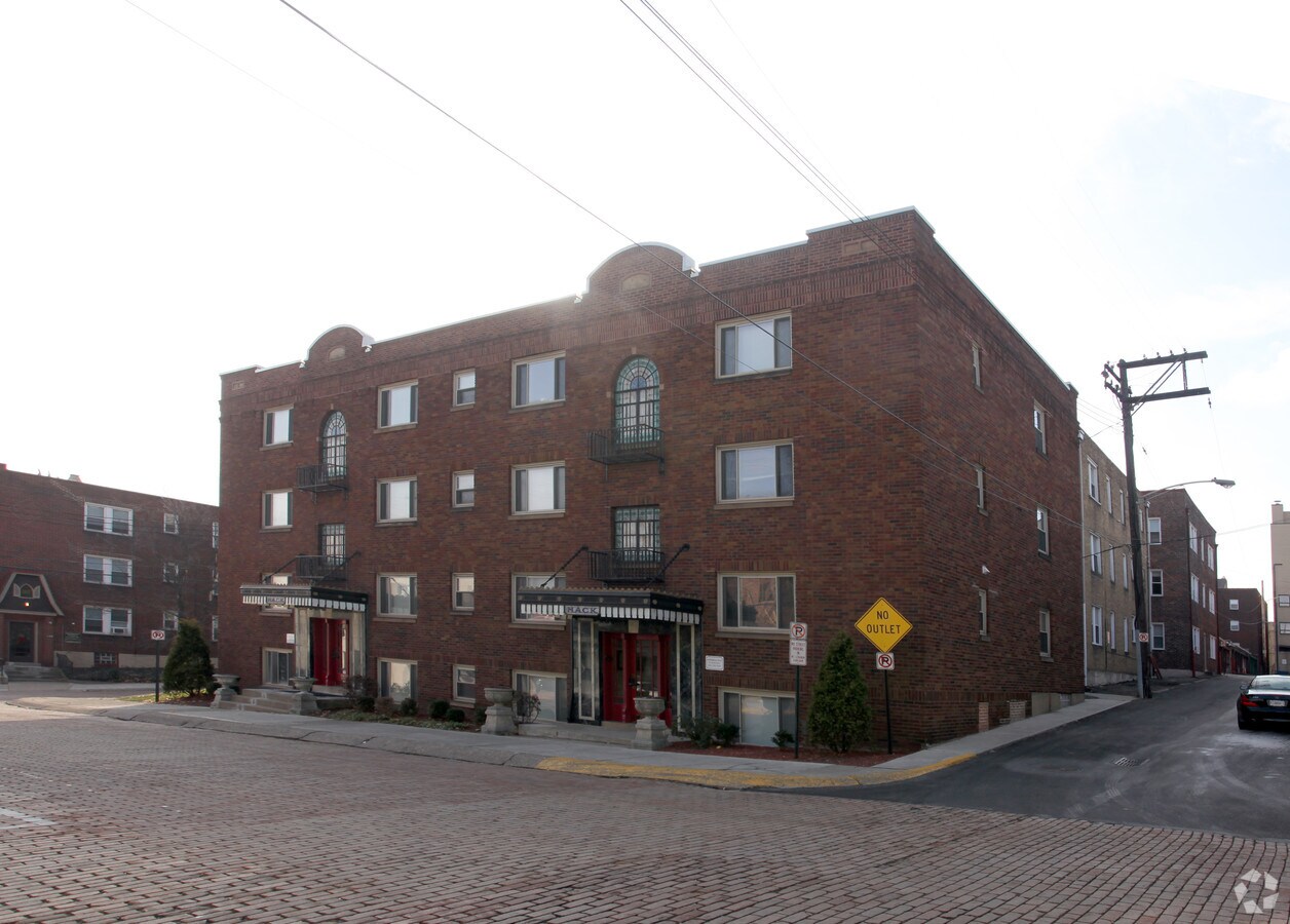Hack - Hack Apartments
