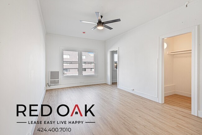 Photo - Stunning Studio with Beautiful Floors, Inc... Unidad 305