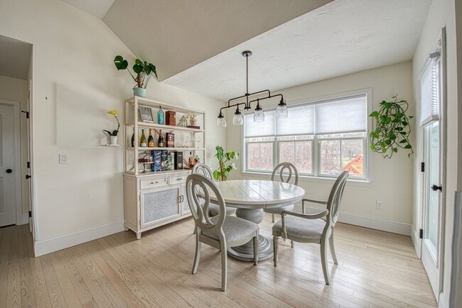 Photo - 35 Metacomet Rd