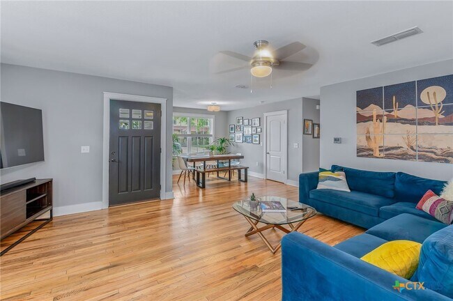 Photo - 2404 Oak Crest Ave