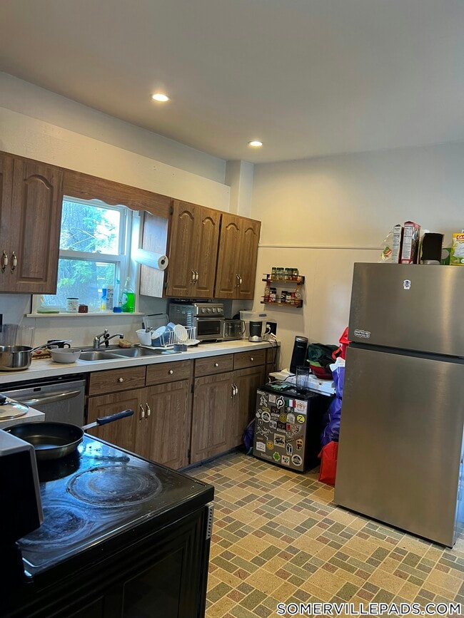 15 Curtis Ave Unit 2