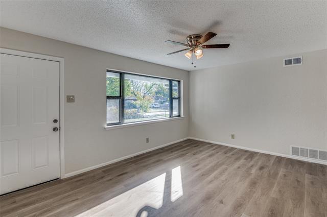 Photo - 1935 Utica Dr