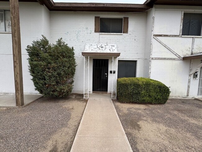 Building Photo - Maryvale 2br townhome